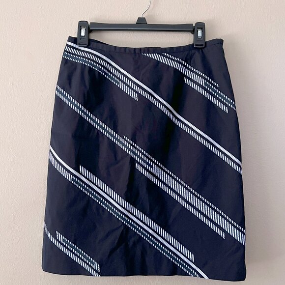 (EUC) Ann Taylor A-Line Skirt Dark Navy with Diagonal Ribbons Size 6 - Picture 2 of 4